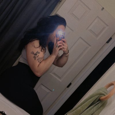 Dezzywrzzy's profile picture. -Lewis Pullman fan account