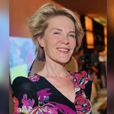 Fairy godmother 🧚♀️- Volcano Blonde 🌋 | Married to @maxkeiser 🧡 | Created @cuboplus @cubo_ai | Director of the @BitcoinOfficeSV of President @nayibbukele