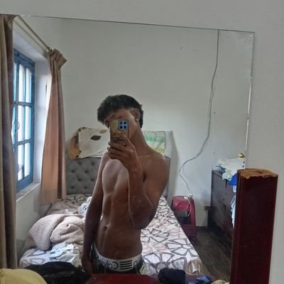 alejand22443619's profile picture. 