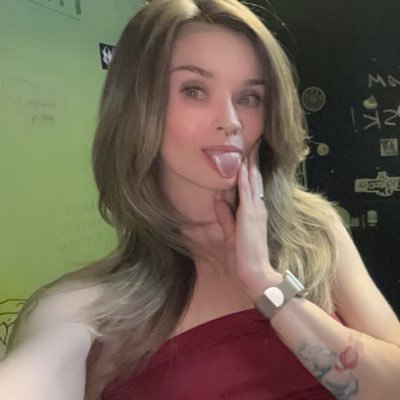 Youngdevvs's profile picture. 