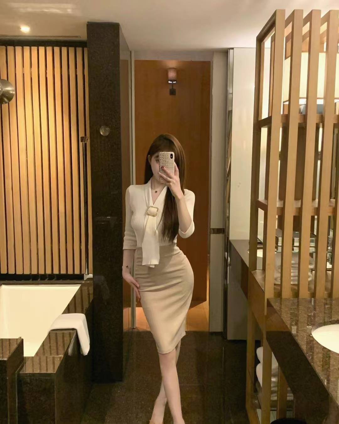 29y / 163 / 49 🩷 Likes to meet people and chat in the comment section, please be polite♡