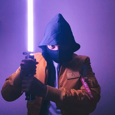 Composer • Writer • S-Class Hero.
Co-Creator of「 STAR CHILD 🚀 」
Business Inquiries ➼ eyelovebrandon@gmail.com