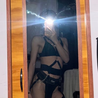 Slay with me tonight💦cause You are the straw to my berry🐾 …(yours bottom here)🌚//New Delhi📍//only paid service DM for the price//