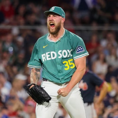 #DirtyWater⚾️ #FTTB🏈 #Dawgs🐶 Just a sports fan trying to survive