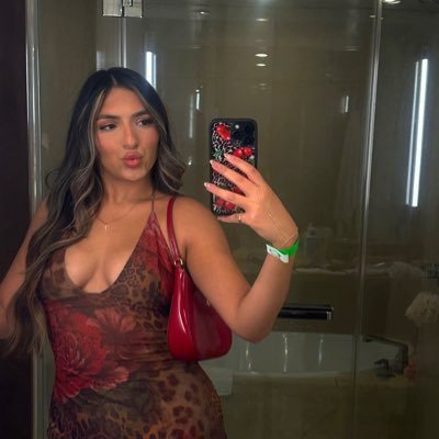 miah_flores_'s profile picture. 