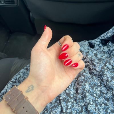 evil girl-next-door type | smart ass | midnight ballerina | $30 tribute to talk
