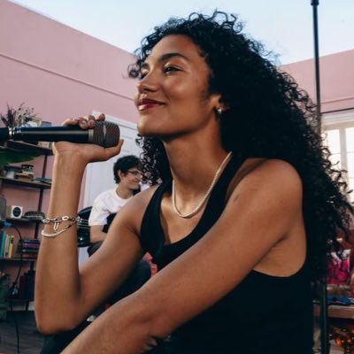 ele/ela | não binário, muito lésbica e completamente lelé