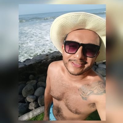 Espontaneo, impulsivo, sentimental, Exentrico, sincero. Conoceme.