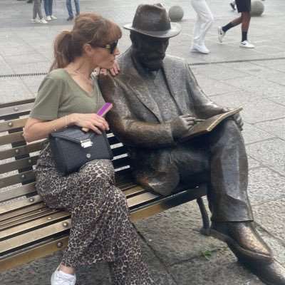 Periodista fuera de la profesión. Aprendiz de poeta, pensionista y arrendataria. Madre ante todo.