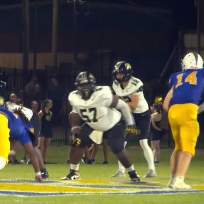 #5️⃣7️⃣| Varsity OT | 6’2 | 288 | “23 & 24” We2 Middle School Offensive Lineman of the Year | Philip 4:13 ✝️ | courtlandnorman57@gmail.com | HC: @TheCoachBear48