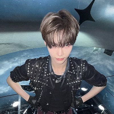 I'm Lou
-a living archstud, zb1, nct, fanfic reader, don't mind me at all