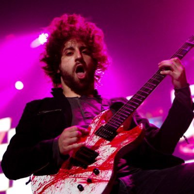 joe trohman enjoyer and joetrick enthusiast ✧ tourdust somerset, 2ourdust minneapolis, ayff, and yacht club ✧ sometimes i hockey post #GoJetsGo