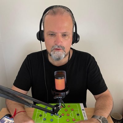 El fútbol es un juego, la única manera de no asumir riesgos, es no jugando. En @DSports @TNTSportsAr @partidazocope Soy @paseyrecepcion_ Analista @BarcaInnohub