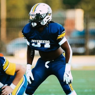 Hybrid Linebacker @tvdefenders | 4.0GPA | 📲 708-545-2461 | Miking1@iCloud.com | Co27🎓