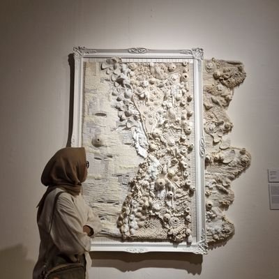 yoursxquisite's profile picture. 𝘎𝘭𝘰𝘰𝘮 𝘮𝘢𝘬𝘦𝘴 bloom.