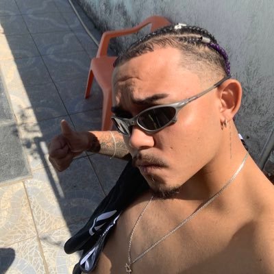 mantenha sua cabeça erguida e faça esses filhas das putas sofrerem