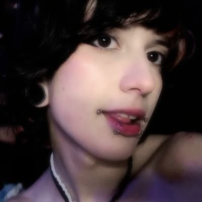 hii! i'm drac, i do content n' am a vampire! if you want me to realize your sinful dreams, dm me to buy a custom~! 🦇 / 20 / hardly mdni / ftm / nsfw