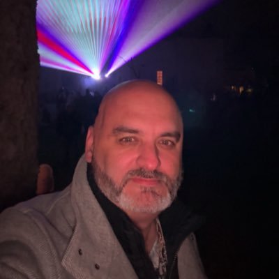 PITT COX DJ Afro House | Deep House | Soulful Vibes International DJ & Music Producer | Based in Europe |