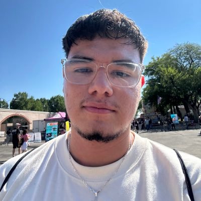 ulisesperezzz's profile picture. 6’2 | 21