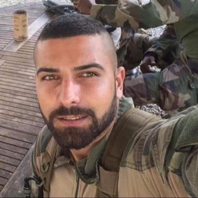 BrigotDomi56117's profile picture. Quand on est militaire et qu'on n'a pas le sou, On devient millionnaire par une joie de rien du tout.