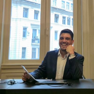 De Iquique 🇨🇱 Abogado 🎓 Mg. en Desarrollo e Inversión Inmobiliaria 🏗 Entusiasta del Patrimonio 🏛 Ayudante de Batman 🦇 Candidato a Diputado por Tarapacá🐉