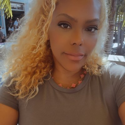 Intuitive Prophet Extraordinaire✨REAL Psychic Intuitive Messages/Readings,Talk & Shenanigans in between time here @ iG (NYC_Lyric) & YouTube @WhispersOfTaboo 🎥