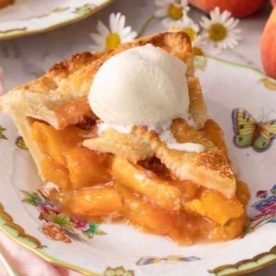 Moderator for @SavinTheBees, @livingichigo, and @EmperorBigD. I like pie. #HIVESZN https://t.co/fExOxsKn6E