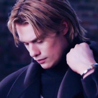 She/Her🌈 Scorpio🦂 Nicholas Galitzine ⭐ Video games 🎮 and horror addicted 😈Tweets about 🦇monsters,🎞️ movies, 📚books, and ♭ songs 🐺Half-wolf and half-crow