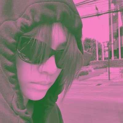 nmoonlightx's profile picture. Random tweets with EmiBonnie & other GL on repeat. 🧡💜
