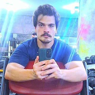 I help people create professional videos, with a focus on producing high-quality ads that get results.