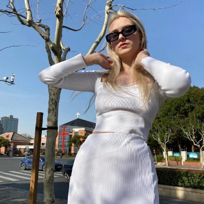 nooraIi222216's profile picture. Building my career while chasing my dreams 🚀