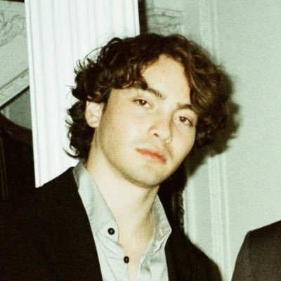 santi_ago_v's profile picture. documenting life and thoughts