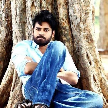 Pedhaga pikindhi em ledhu !!!!...just a middle class boyyy!!