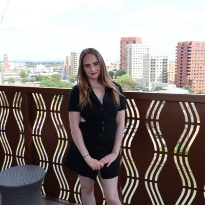 25 British🇬🇧4ft10💁♀️|Hotwife|Essex Girl|Married to @mrsmoke__420