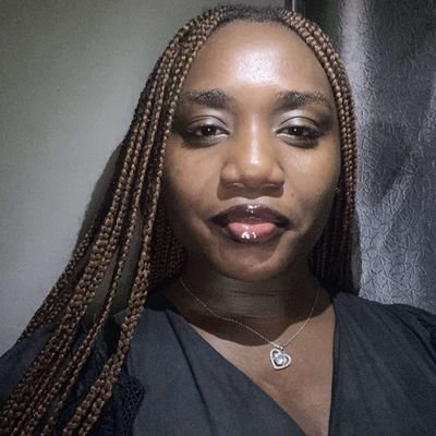 A beautiful pharmacologist.🤭4'11🤭, I support women's rights, egocentric, ondo babe. I give diabetes cause I'm too sweet. 20.