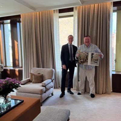 Shropshire lad and luxury travel blogger working with Four Seasons, Mandarin Oriental, Ritz-Carlton & Veuve Clicquot. My #travelblog is https://t.co/PthAHDjyiC.