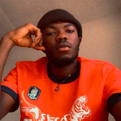 shitoloo's profile picture. Pasa Corto…Vista Larga