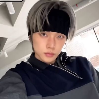 Obsessed with TXT & 5SOS | I'm just here to support them and make some friends ^^