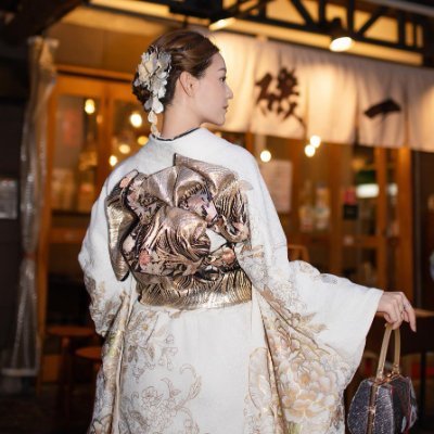 「台湾から来た独身女性です。日本文化が大好きで、特に神社や四季の美しい景色にとても惹かれています。日本の神社に深く心を奪われた旅人で、訪れるたびに心が癒されます⛩✨ 誠実な日本の友人ともっと交流できれば嬉しいです。どうぞよろしくお願いします。」