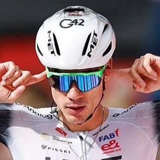 juanin_ch's profile picture. Hay que ocuparse, no preocuparse.