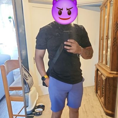 soy nuevo en ambiente gustaría experimentar con parejas en trios tengo 21 años de Cárdenas tabasco delgado me gustan mayores