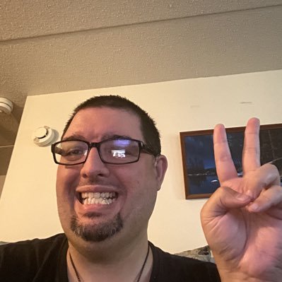 i am deaf and i can American Sign Language and i am want need talk someone because i am alone in apartment and no roommate
