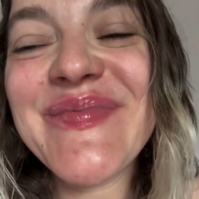 Sarahlula217183's profile picture. 
