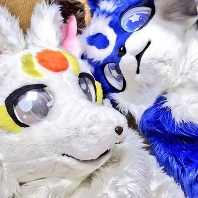 この度、7月14日にCFF工房さん(@Y_hapiguri ) より、太稲狐(タイギ)くんをお迎えしました。原画デザインはアビーさん(@ab_beniiro)さんのデザインになります!ヘッダー画は、きくり(@kikury_ )さんのイラストになります。色々なイベントや関西を中心に連れ歩こうと思います。