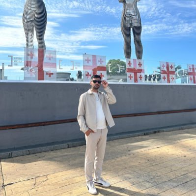 ntxhuavaslan's profile picture. My other world