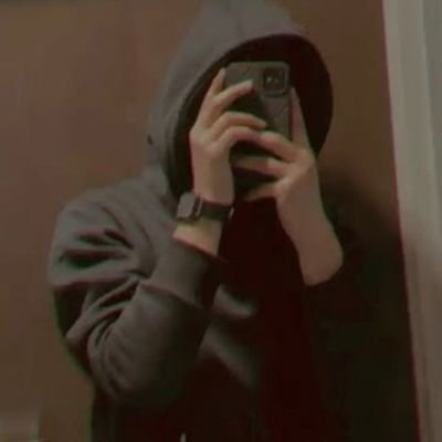 kuchni2003's profile picture. Delusional 🙇‍♂️