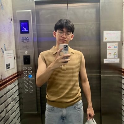 1994🩸🩸🩸 INTJ 🩺 🏳️🌈 Cat person, Chocolate lover, Skinship addicted. มีแฟนเป็นน้อนหมาโกลเด้นงับ