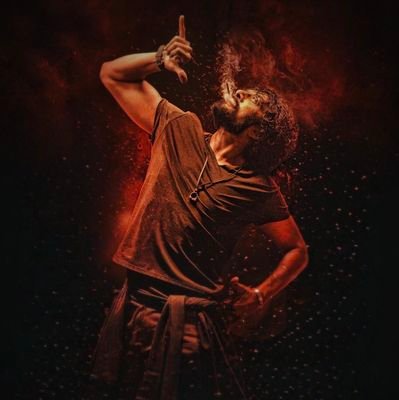 Kannadiga 💛♥️
Die hard fan of @kichchasudeepa Boss 👑
RCB Forever 💛♥️
fan of King @imVkohli
fan of @actoarvijay