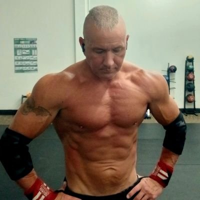 Co-owner of Pure Apex Power Supplements.NPC Mighty Muscle on the Mississippi Masters 40+ 1st Place men's physique. Round Guy Radio high school sports guy 🏈