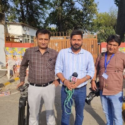 (स्वतंत्र पत्रकार)
अर्ध ज्ञानियों से तर्क करके एनर्जी बर्बाद नहीं करता ज्ञानियों से ज्ञान लेने में परहेज नहीं करता'''''